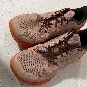 On Running Men's Beige and Red Athletic Shoes